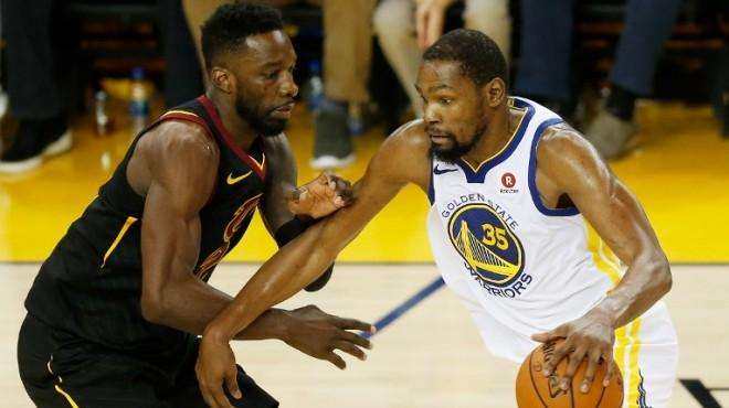 新华社评论员：共同书写中国式现代化新篇章.