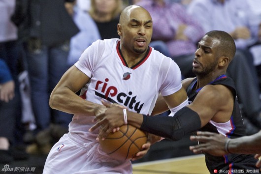 卡位让敌方 卡位让敌方